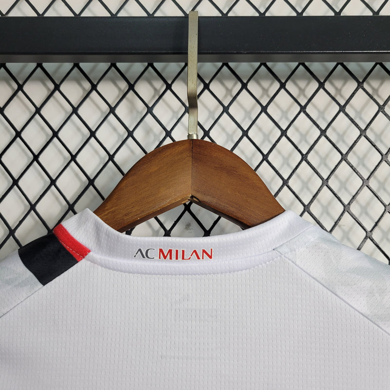KIT INFANTIL MILAN FORA 23/24