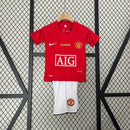 KIDS KIT RETROMANCHESTER UNITED HOME 08/09