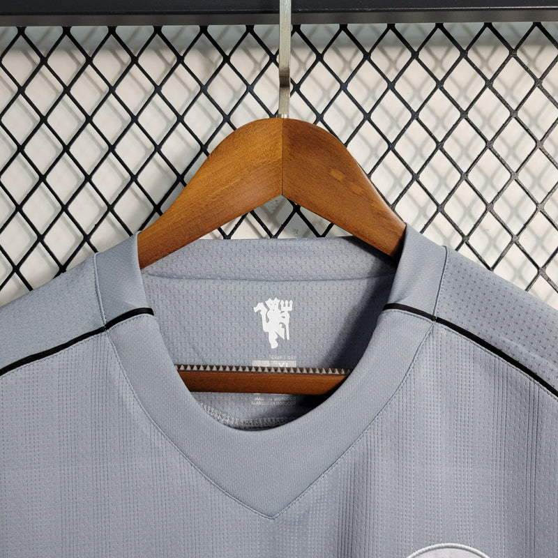LONG SLEEVE MANCHESTER UNITED GOLEIRO 2007/08 - NIKE RETRO MEN`S - CINZA