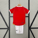 KIDS KIT RETRO MANCHESTER UNITED 2006/07 FAN